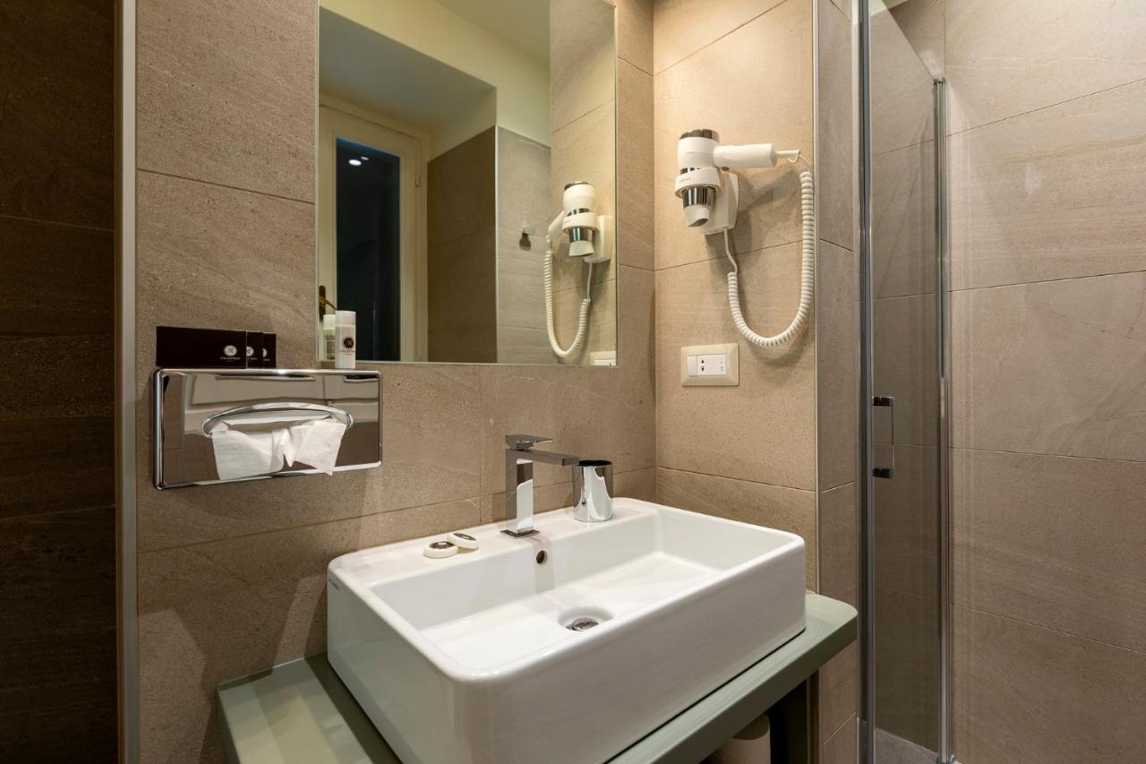 Hotel Villa Cipressi, By R Collection Hotels Варенна Экстерьер фото