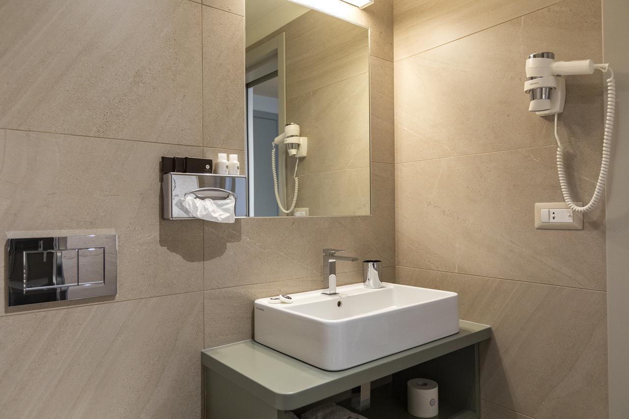 Hotel Villa Cipressi, By R Collection Hotels Варенна Экстерьер фото